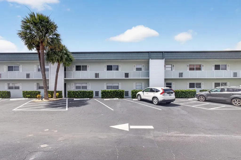 110 Wettaw Lane North Palm Beach FL 33408