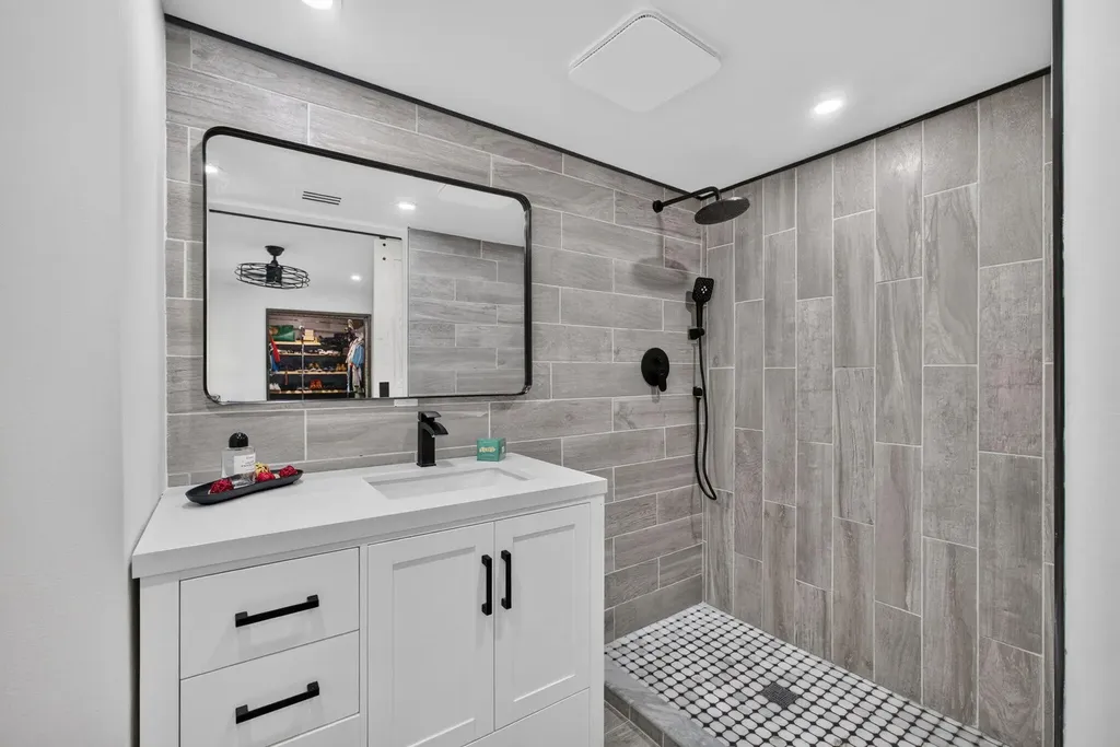 110 Wettaw Lane North Palm Beach FL 33408