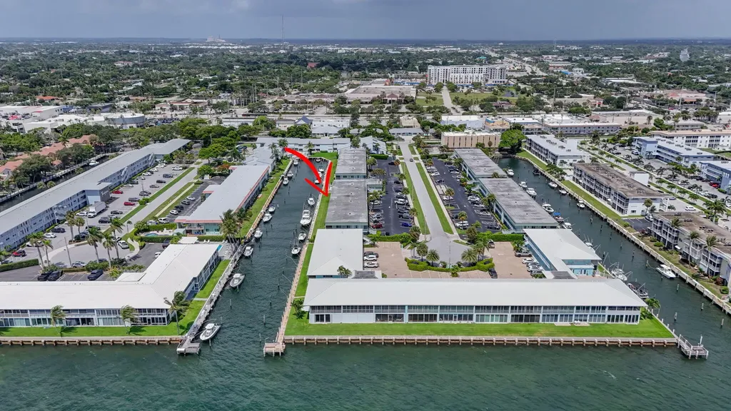 110 Wettaw Lane North Palm Beach FL 33408