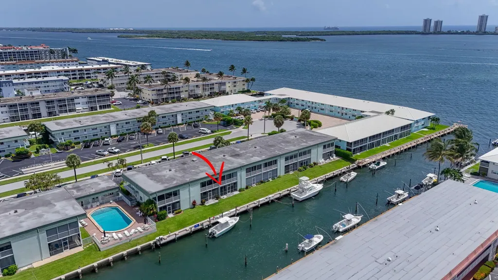110 Wettaw Lane North Palm Beach FL 33408