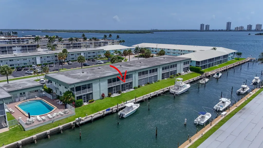 110 Wettaw Lane North Palm Beach FL 33408