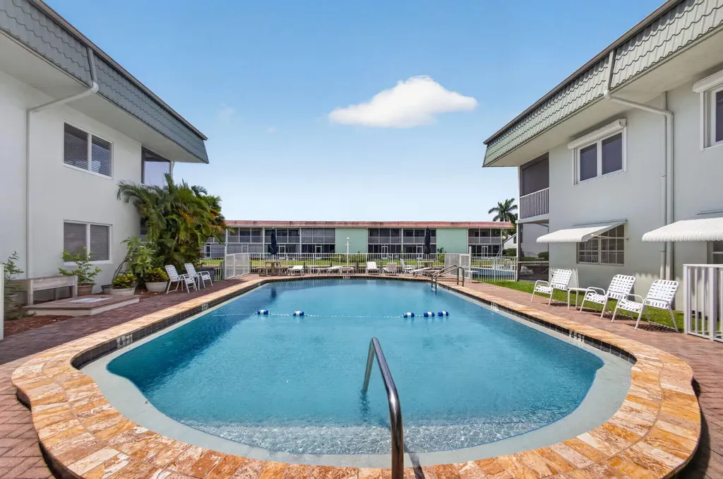 110 Wettaw Lane North Palm Beach FL 33408