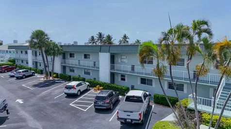 110 Wettaw Lane North Palm Beach FL 33408