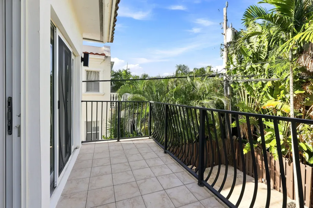 1812 NE 26th Avenue Fort Lauderdale FL 33305