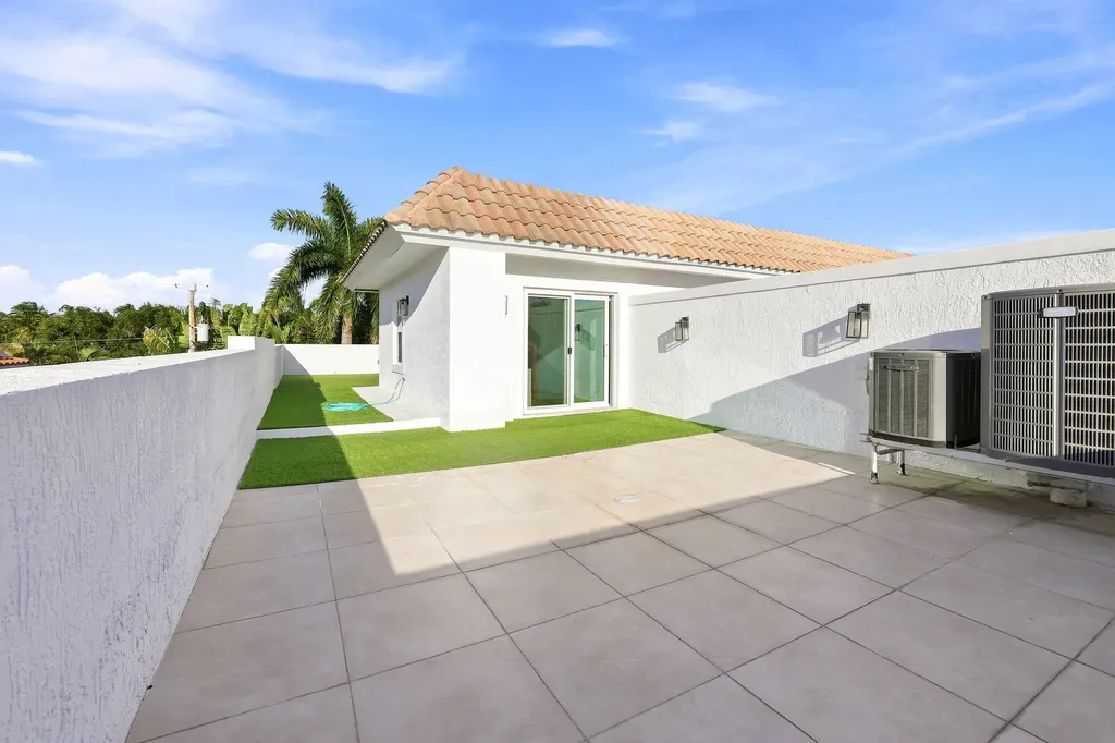 1812 NE 26th Avenue Fort Lauderdale FL 33305