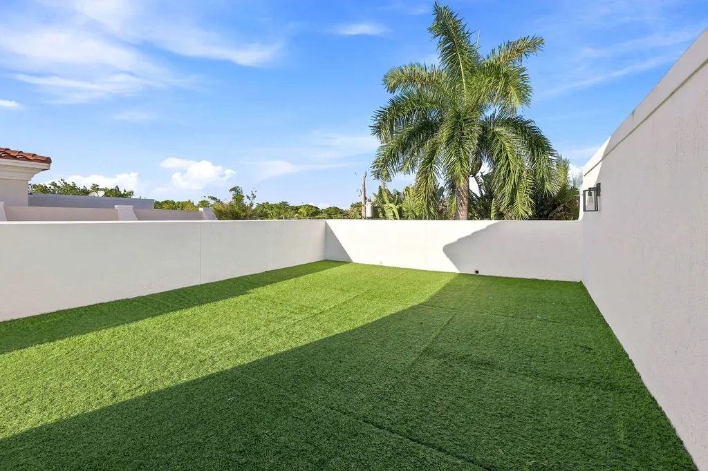 1812 NE 26th Avenue Fort Lauderdale FL 33305