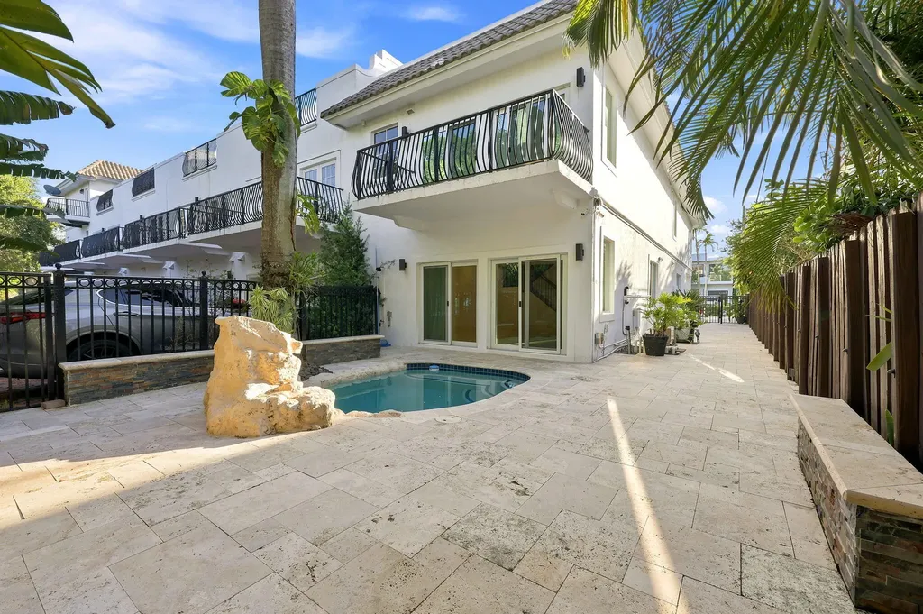 1812 NE 26th Avenue Fort Lauderdale FL 33305