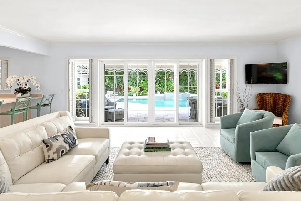 1421 N Lake Way Palm Beach FL 33480