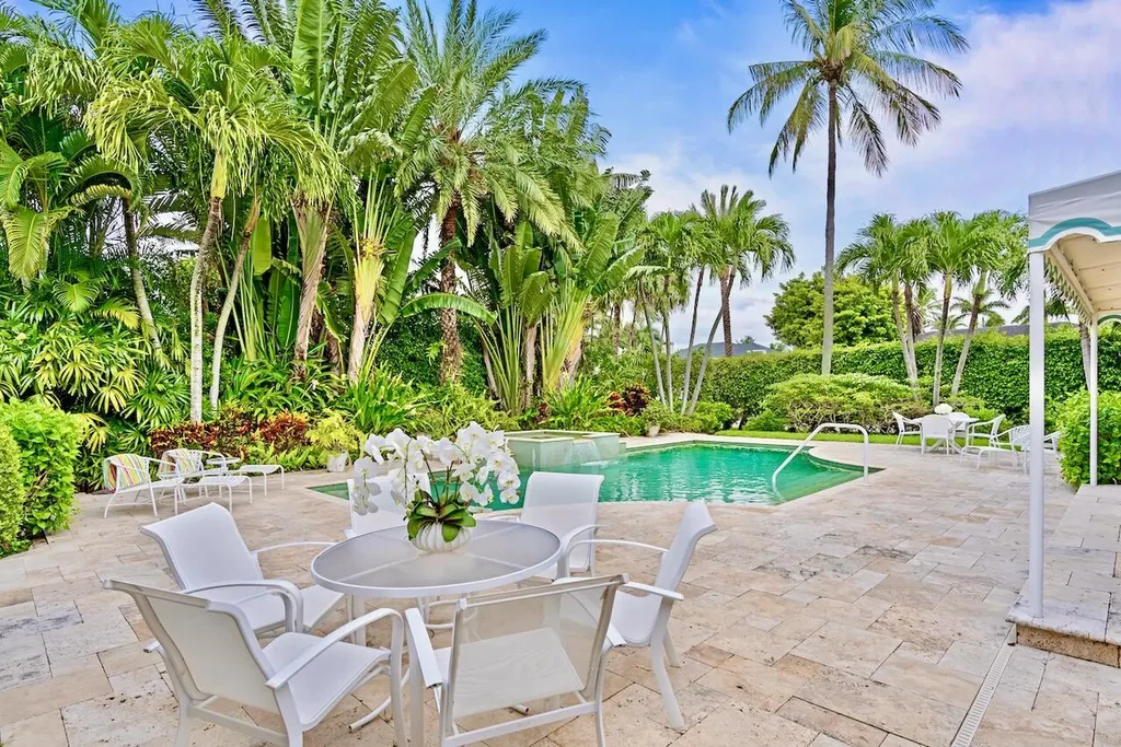 1421 N Lake Way Palm Beach FL 33480