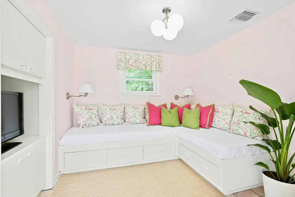 1421 N Lake Way Palm Beach FL 33480
