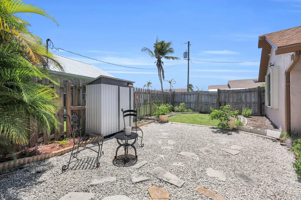 2698 SE Calusa Avenue Port St Lucie FL 34952