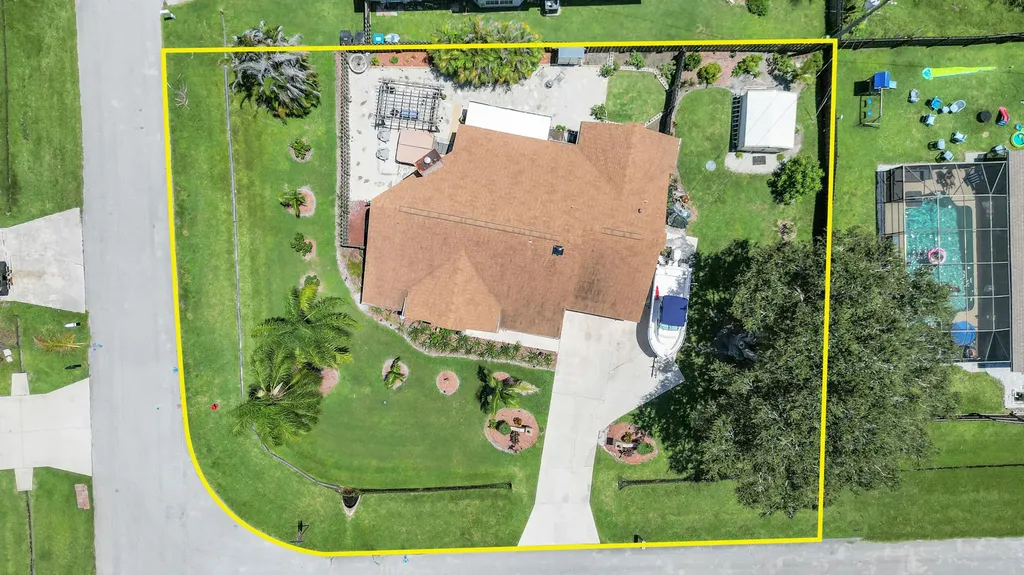 2698 SE Calusa Avenue Port St Lucie FL 34952