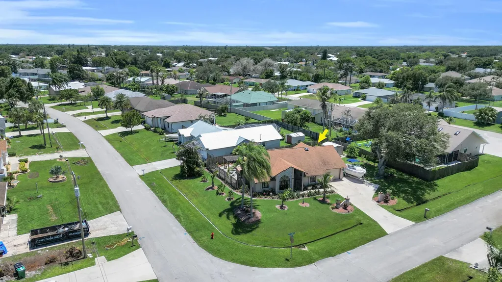 2698 SE Calusa Avenue Port St Lucie FL 34952