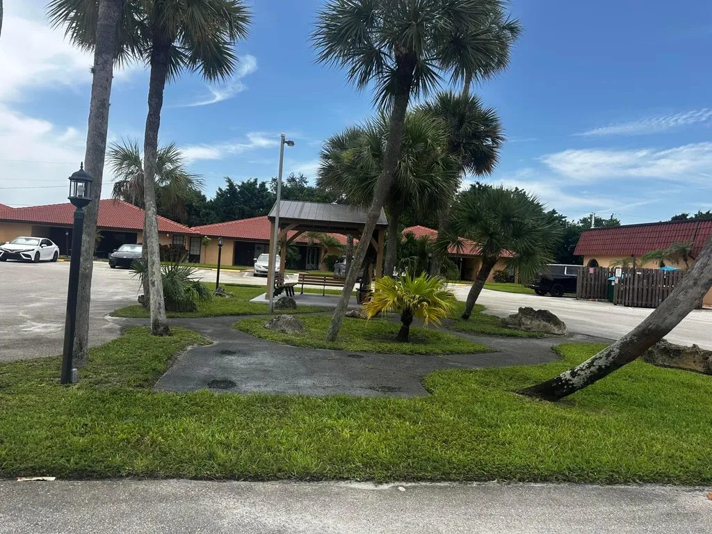 5933 Forest Hill Boulevard West Palm Beach FL 33415