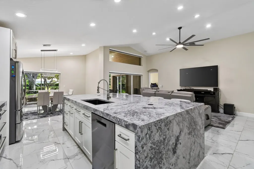 6274 Via Primo Street Lake Worth FL 33467