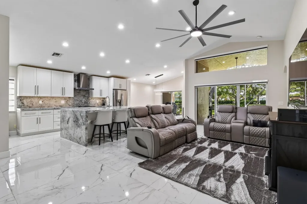 6274 Via Primo Street Lake Worth FL 33467