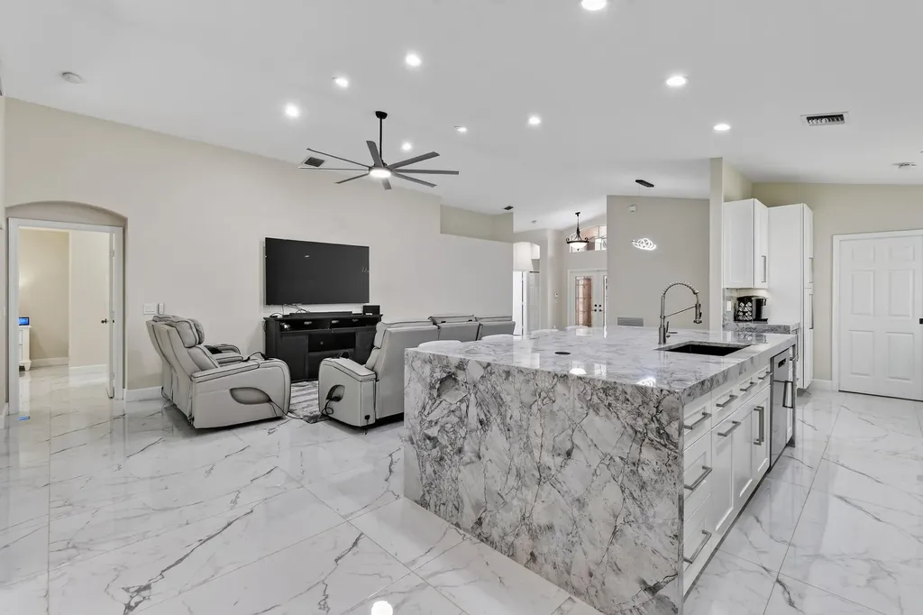 6274 Via Primo Street Lake Worth FL 33467