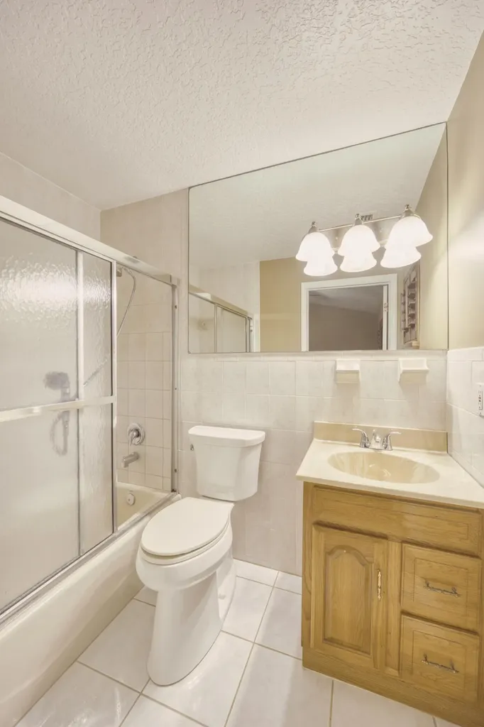 1672 Erie Terrace Palm Springs FL 33406