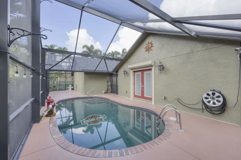 1672 Erie Terrace Palm Springs FL 33406