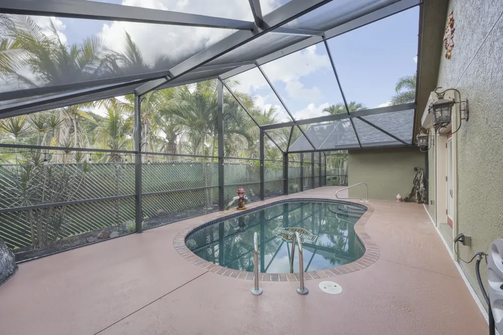 1672 Erie Terrace Palm Springs FL 33406