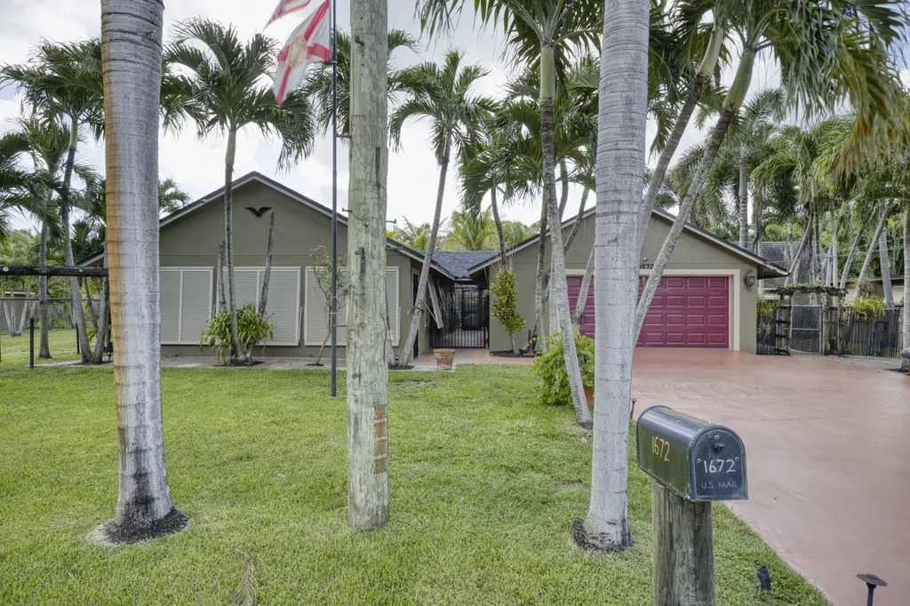 1672 Erie Terrace Palm Springs FL 33406