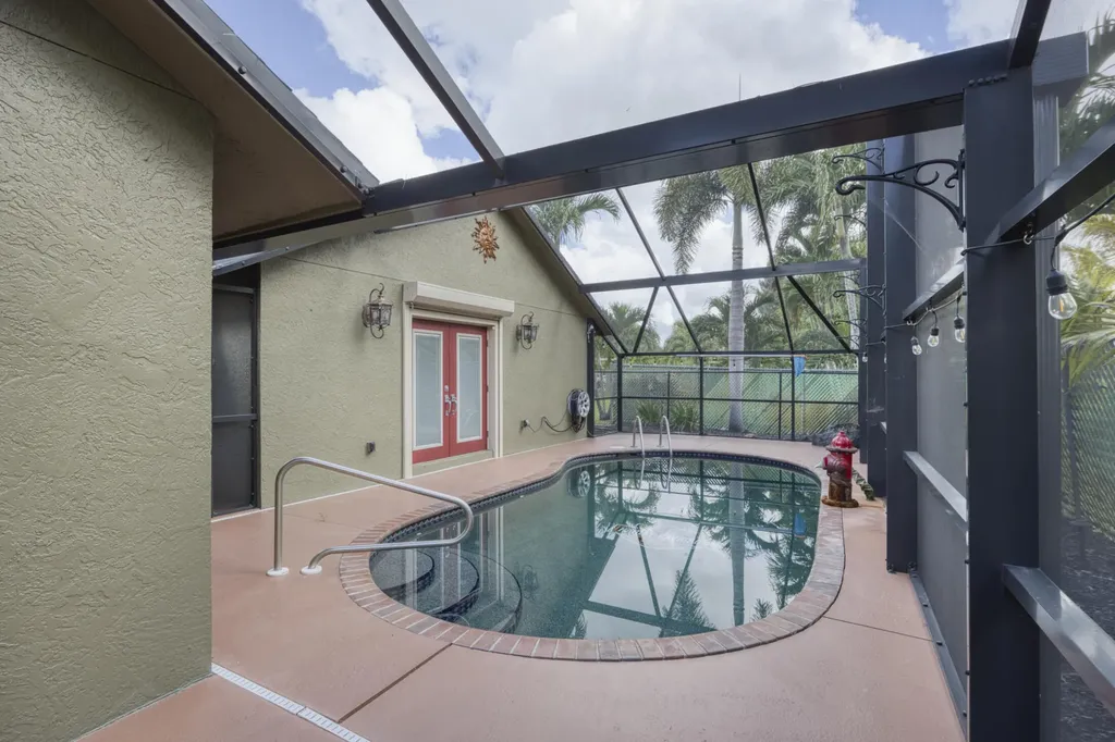 1672 Erie Terrace Palm Springs FL 33406