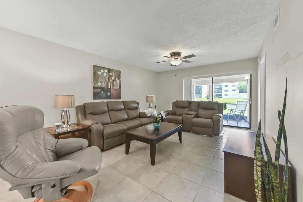 7618 Tahiti Lane Lake Worth FL 33467
