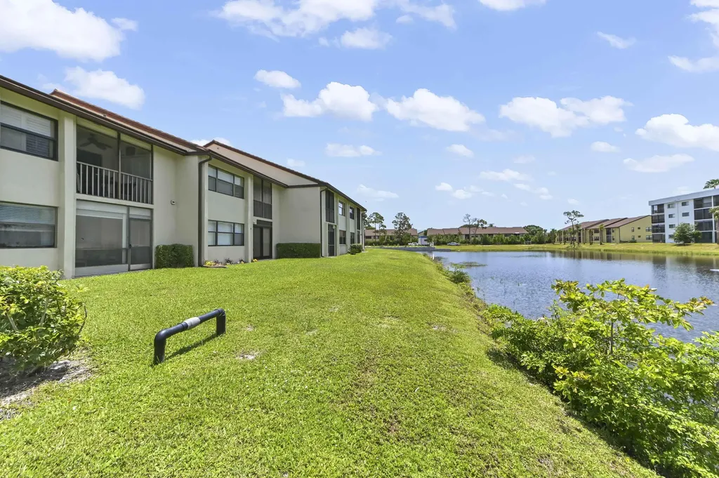 7618 Tahiti Lane Lake Worth FL 33467