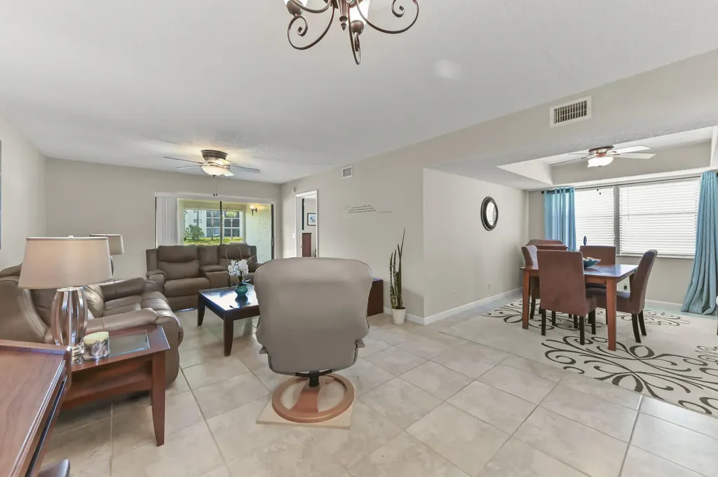 7618 Tahiti Lane Lake Worth FL 33467