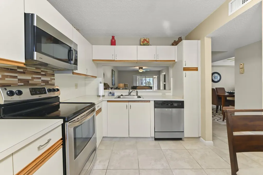 7618 Tahiti Lane Lake Worth FL 33467