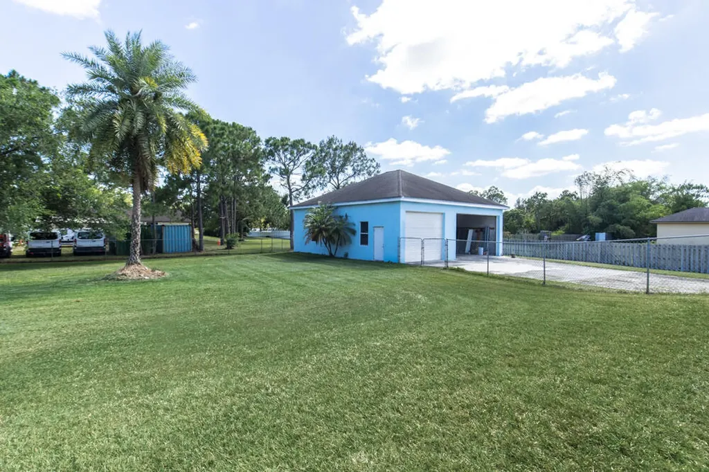 15288 76th Road N The Acreage FL 33470