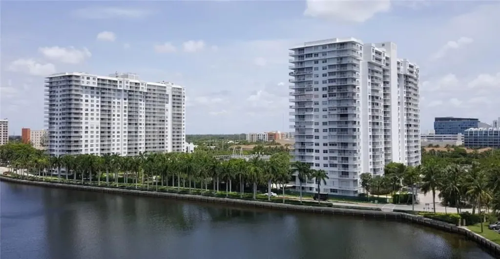 2851 NE 183rd Street Aventura FL 33160