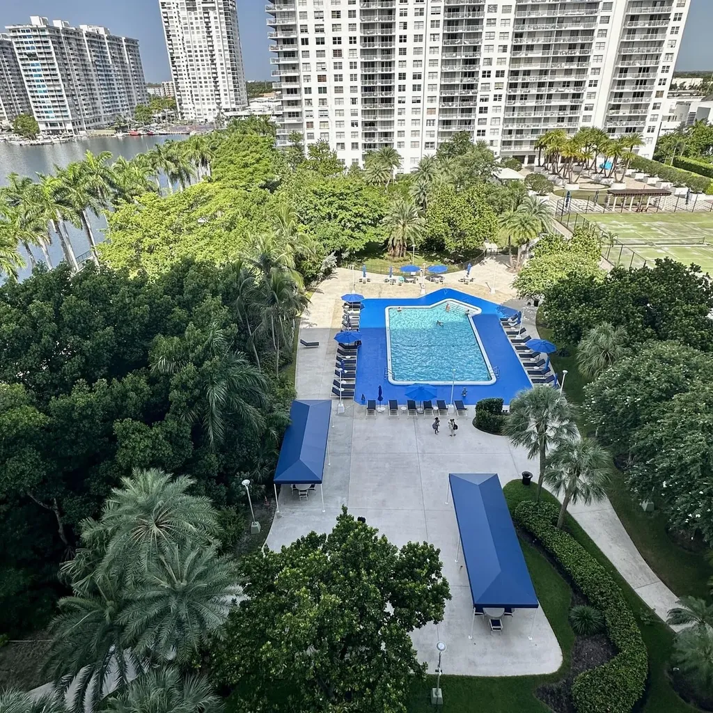 2851 NE 183rd Street Aventura FL 33160