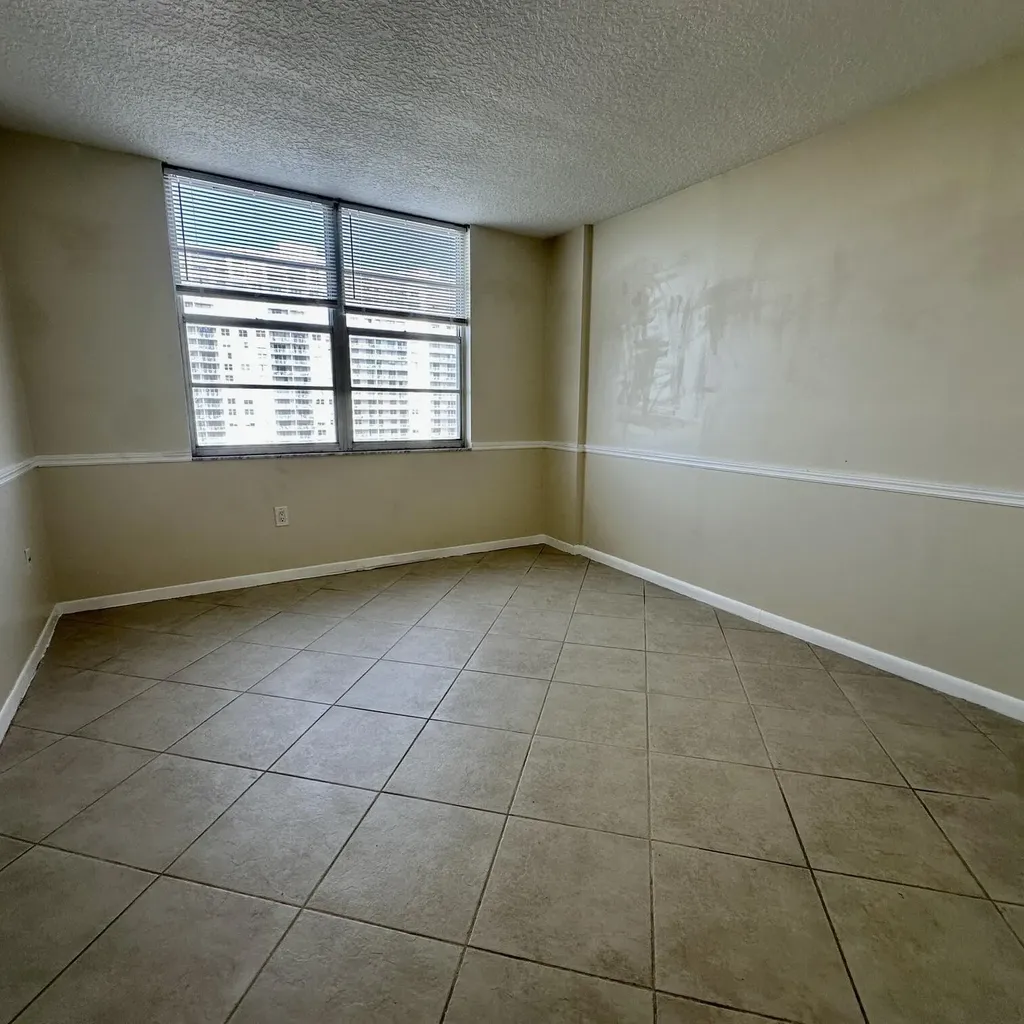 2851 NE 183rd Street Aventura FL 33160