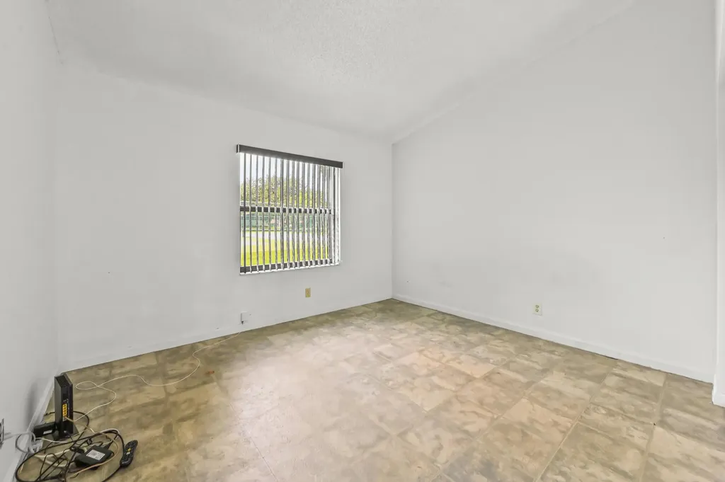57 Via De Casas Norte Boynton Beach FL 33426