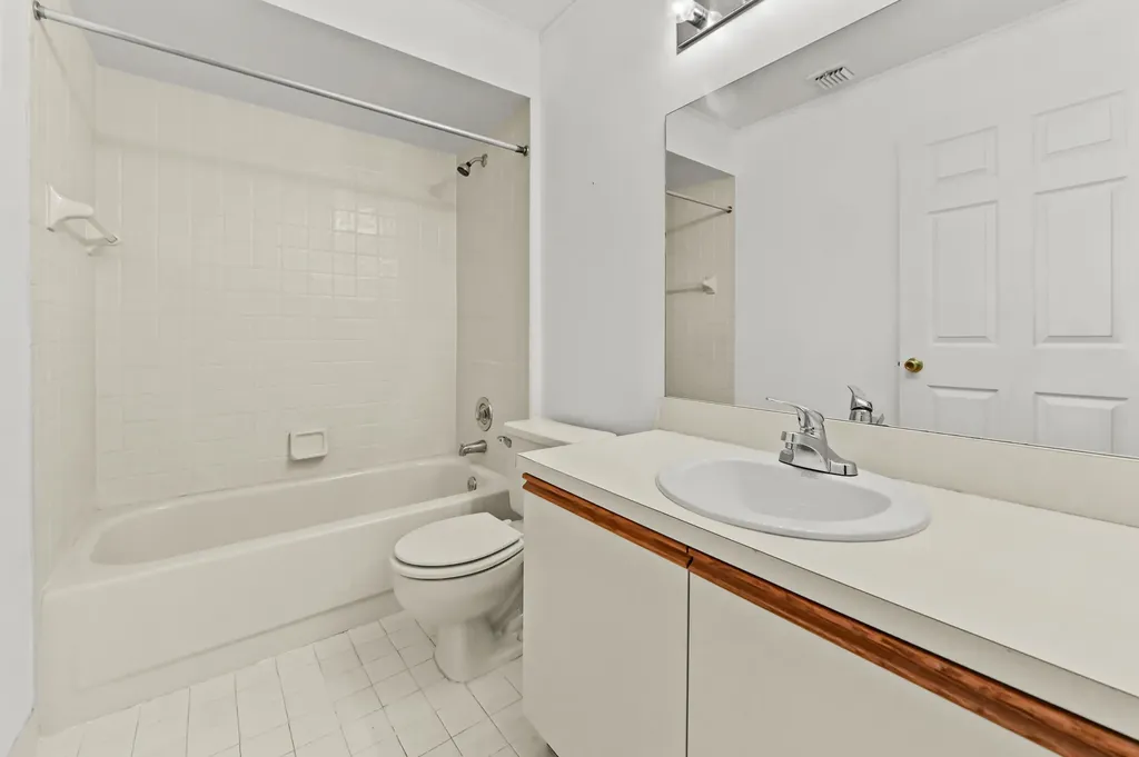 57 Via De Casas Norte Boynton Beach FL 33426