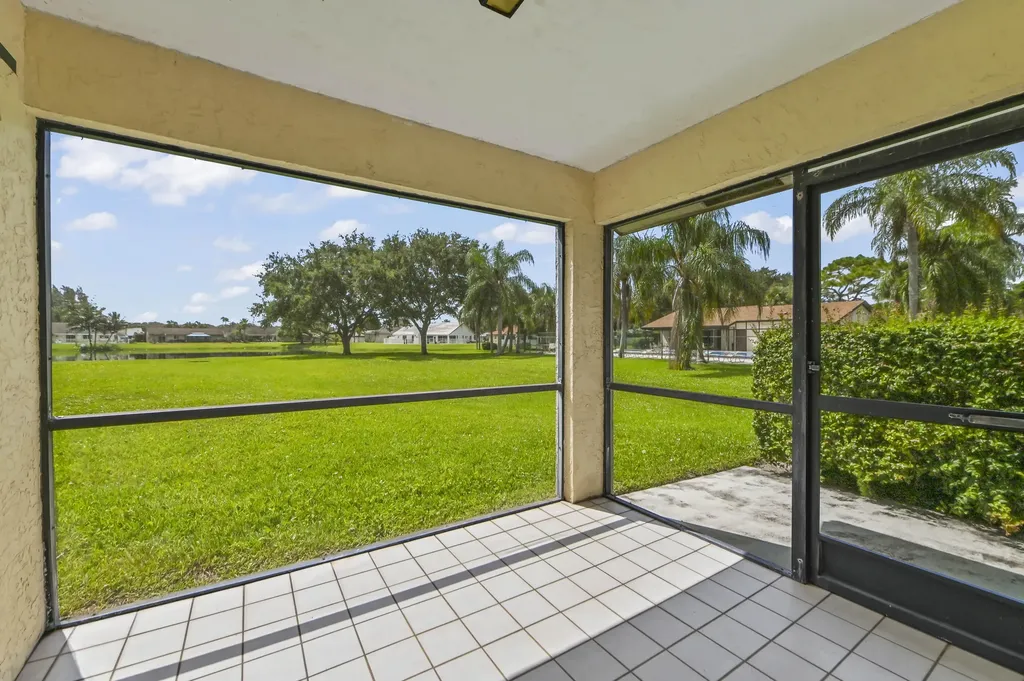 57 Via De Casas Norte Boynton Beach FL 33426