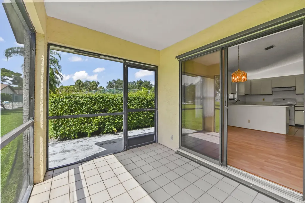 57 Via De Casas Norte Boynton Beach FL 33426