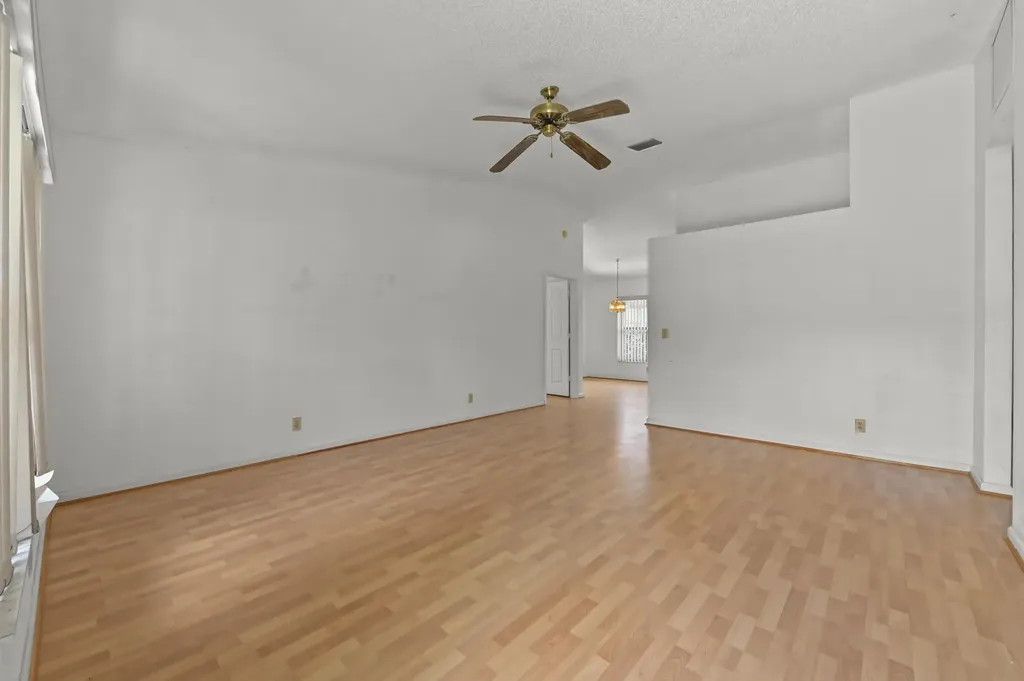 57 Via De Casas Norte Boynton Beach FL 33426