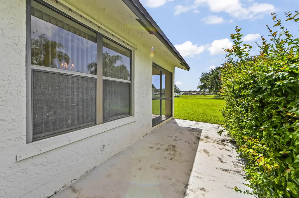 57 Via De Casas Norte Boynton Beach FL 33426