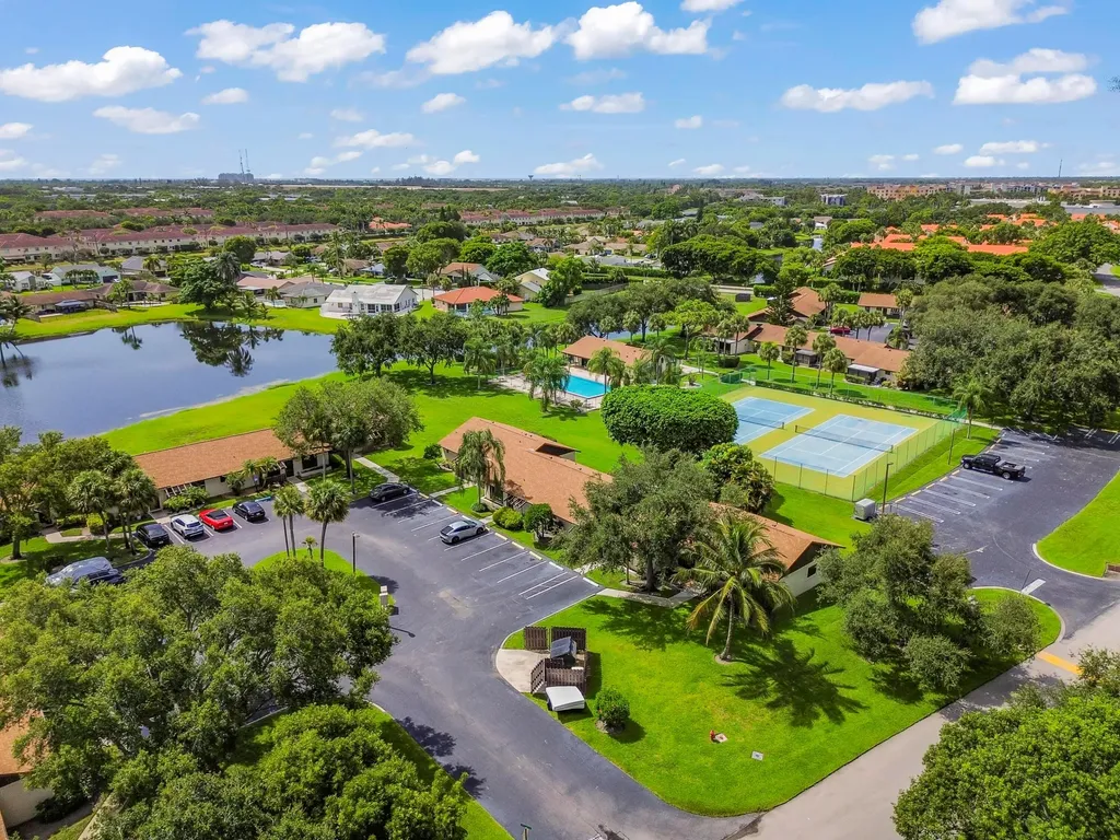 57 Via De Casas Norte Boynton Beach FL 33426