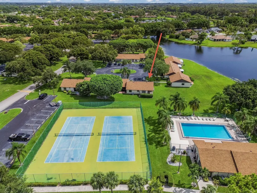57 Via De Casas Norte Boynton Beach FL 33426