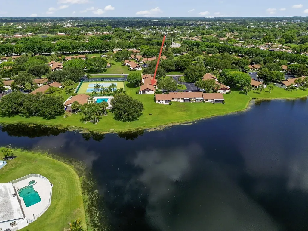 57 Via De Casas Norte Boynton Beach FL 33426