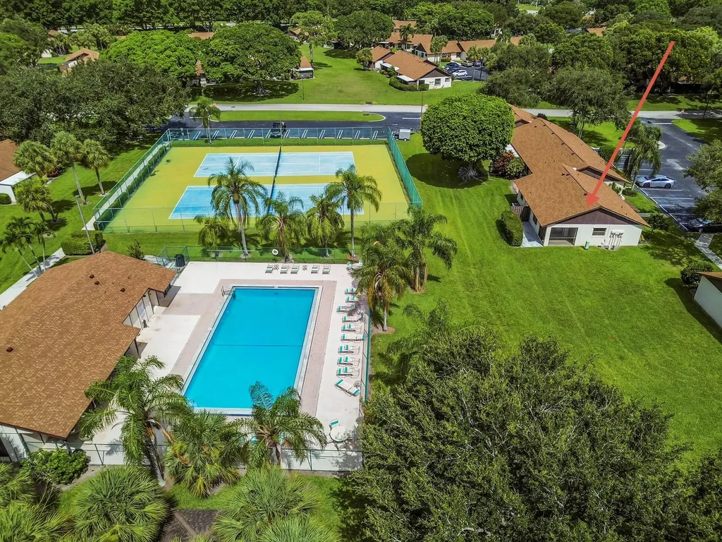 57 Via De Casas Norte Boynton Beach FL 33426