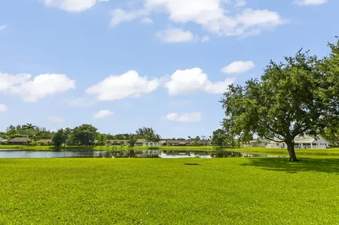 57 Via De Casas Norte Boynton Beach FL 33426