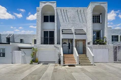1067 W 43rd Place Hialeah FL 33012