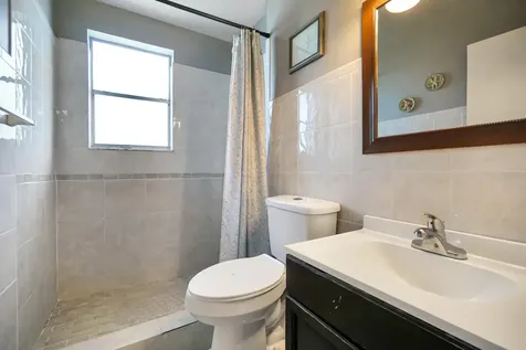 1067 W 43rd Place Hialeah FL 33012
