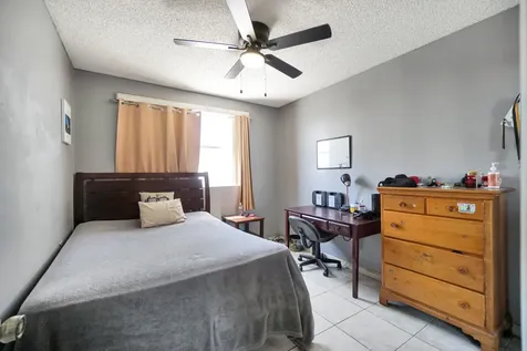 1067 W 43rd Place Hialeah FL 33012