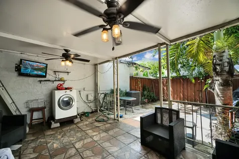 1067 W 43rd Place Hialeah FL 33012