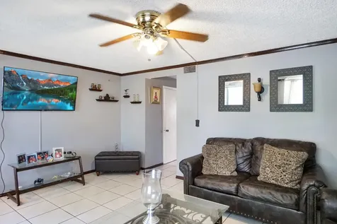 1067 W 43rd Place Hialeah FL 33012